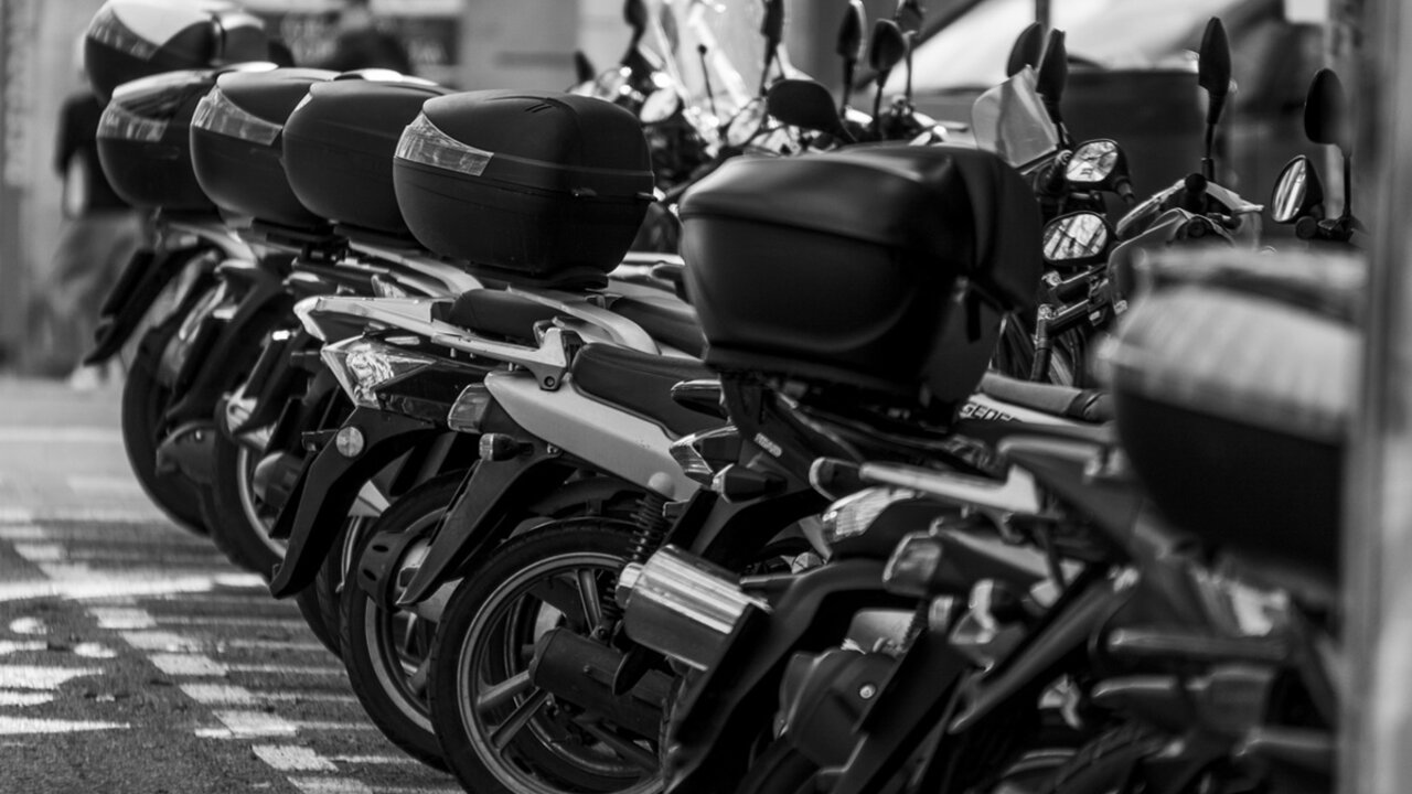 Kufre na motorku - bočné, vrchné, tankvak alebo zadná taška? Sprievodca cestovaním