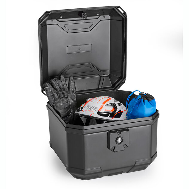 B38N_top-case_still-life_helmet_givi-