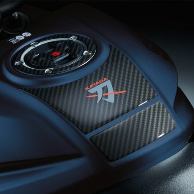 990D-07L01-CRB-Tankpad-Carbon-Katana-517x517.large-