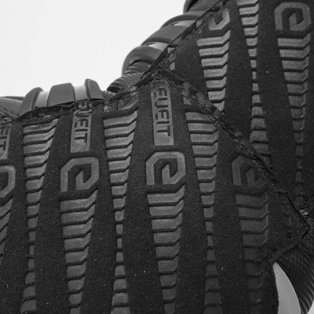 1036W-T-SPIRIT-EVO-WP-black_close-up_2021_hd_02-41453_ESHOP_1