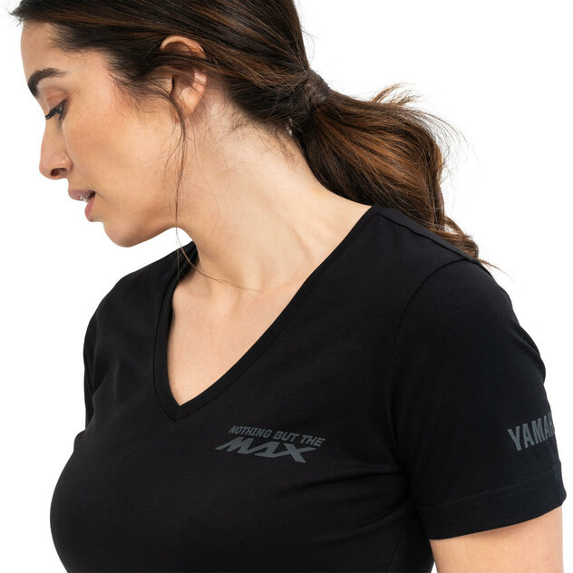 B21-IR207-B0-0M-Tmax-t-shirt--Female-Studio-004_Ta-38956_ESHOP_3