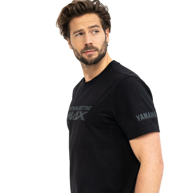 B21-UR107-B0-0L-TMax-t-shirt--Male-Studio-005_Tabl-38997_ESHOP_4