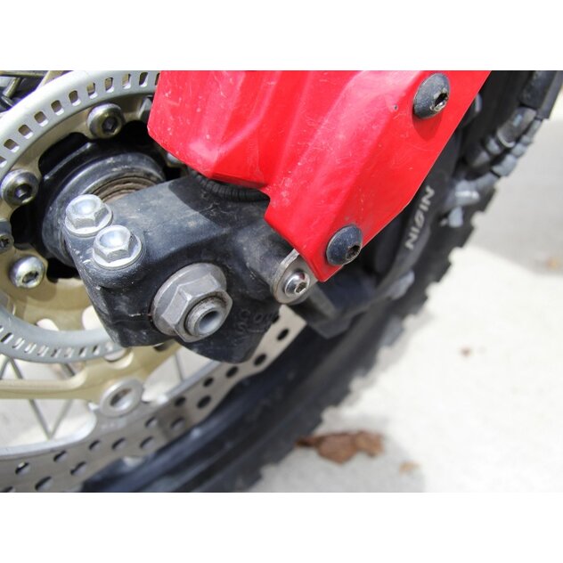 installed-altrider-fender-riser-kit-for-the-honda--38825_ESHOP_4