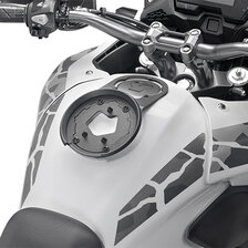 GIVI PODKOVA NA NÁDRŽ HONDA CB 500 X (19-23) / NX 500 (24) BF44