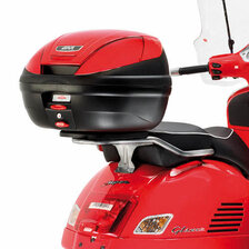 GIVI ZADNÝ NOSIČ PIAGGIO VESPA GTS 125-150-300 SUPER (08-22) SR131