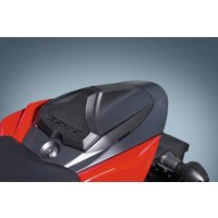 SUZUKI KRYT ZADNEJ SEDAČKY GSX-S 750 (17-) YKV
