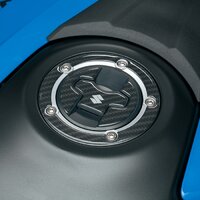 SUZUKI OCHRANNÁ NÁLEPKA VEKA PALIVOVEJ NÁDRŽE CARBON V-STROM 800DE/GSX-8S