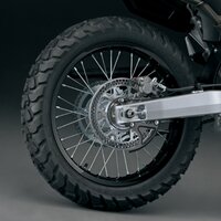 SUZUKI ZADNÝ KRYT BRZDOVÉHO KOTÚČA PRE DR-Z4S/SM (25)