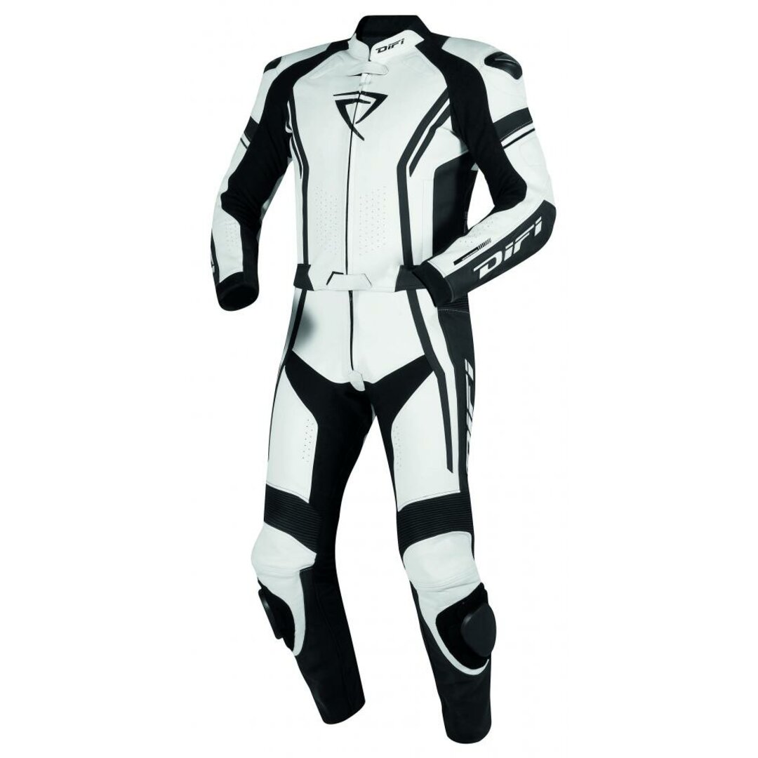 Jednodielna kombinéza na motorku čierno-bielej farby vyrobená z kvalitnej hovädzej kože